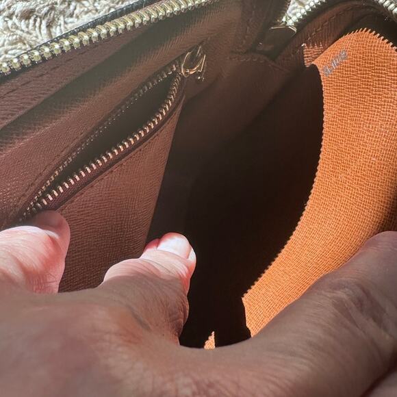 LOUIS VUITTON VINTAGE MONOGRAM POCHETTE MARLY DRAGONNE WRISTLET - Picture 9 of 11